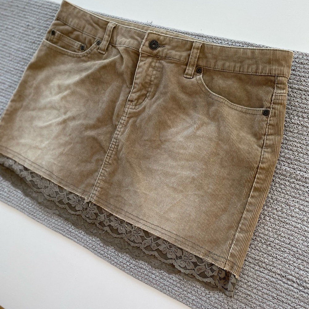 Vintage YMI Y2K Tan Corduroy Lace Trim Mini Skirt Size 13 - Picture 9 of 9